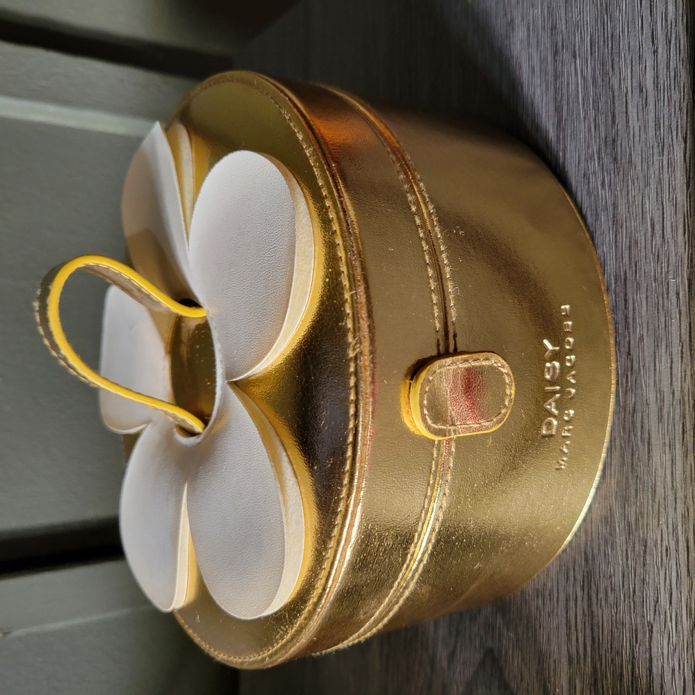 Daisy Gold Jewelry Case